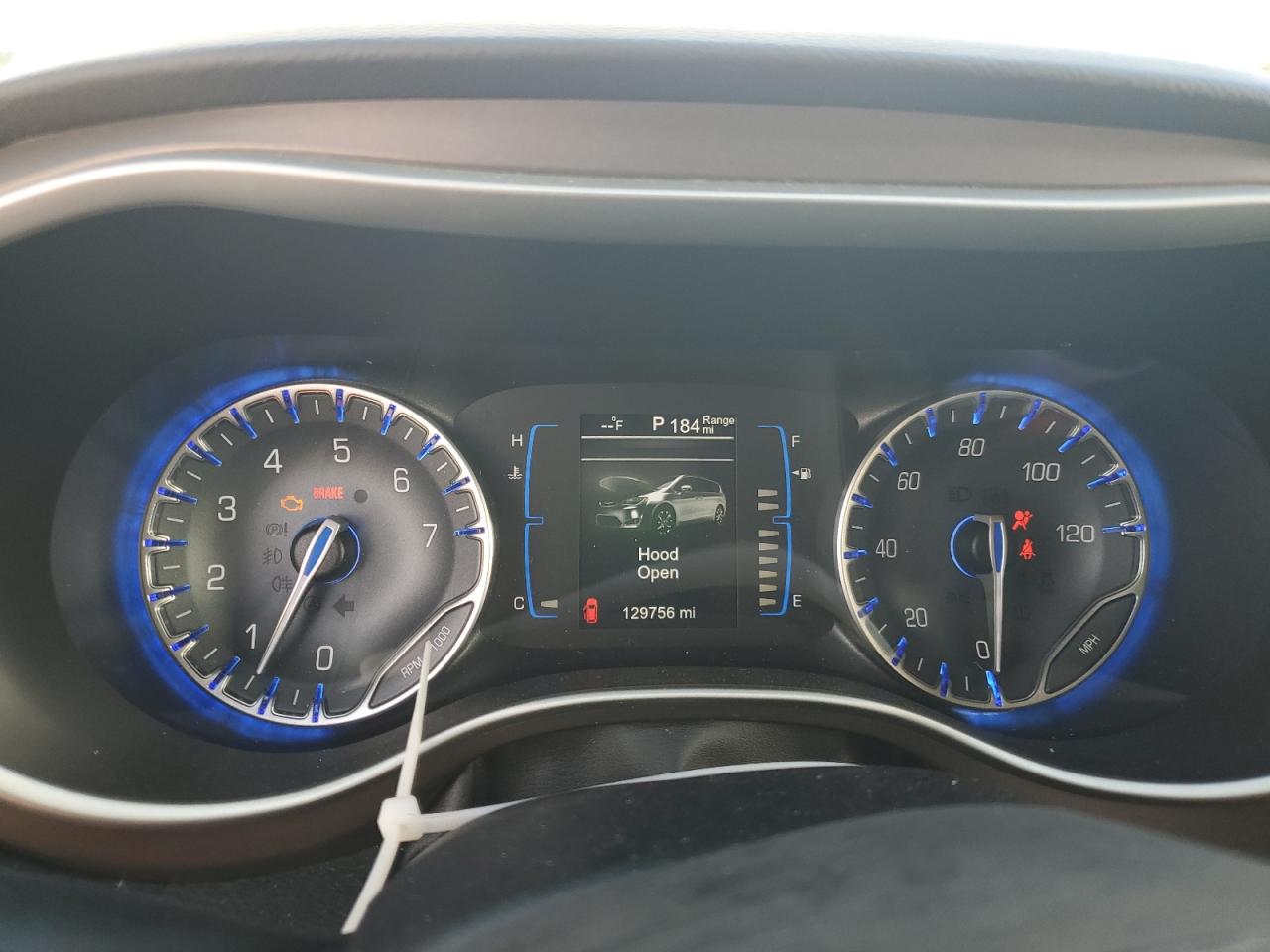 2017 Chrysler Pacifica - Image 9