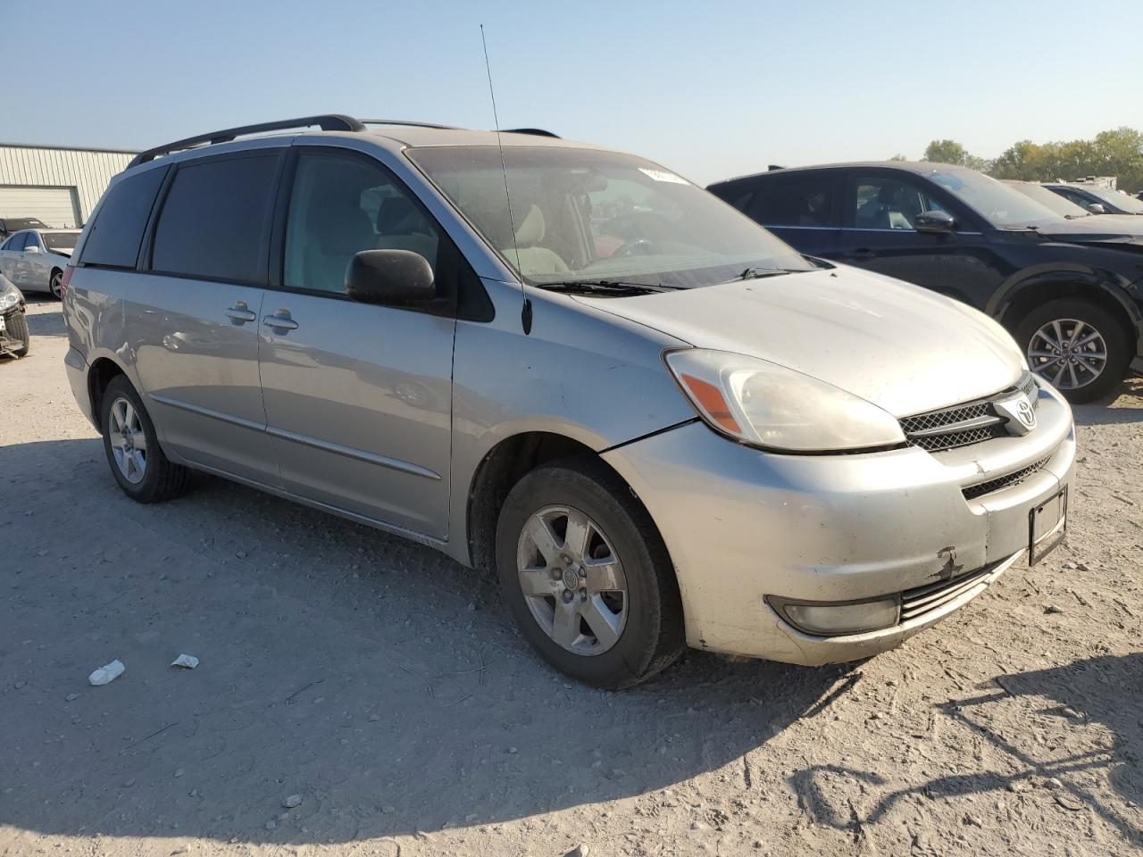 2004 Toyota Sienna - Image 4