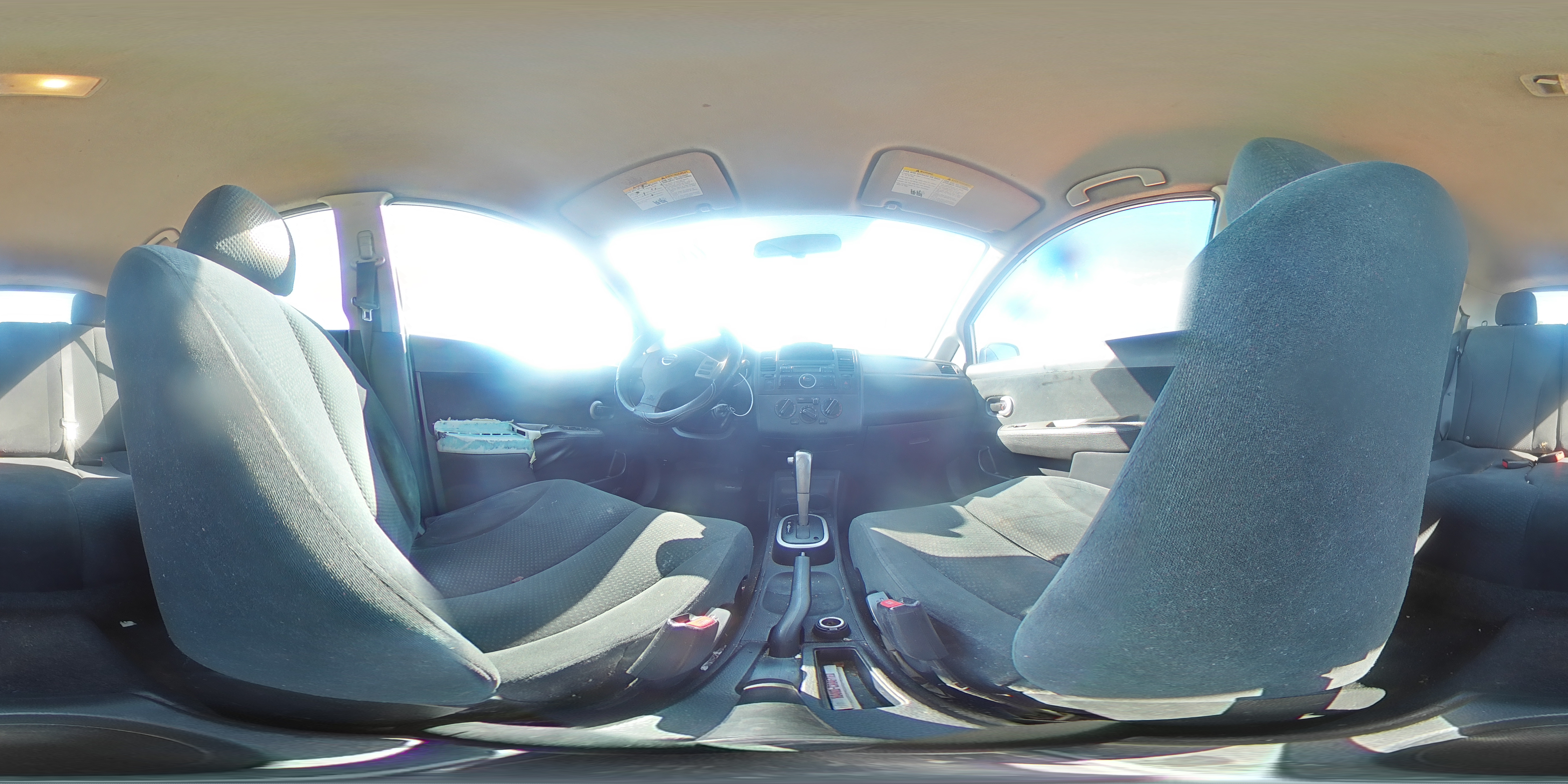 2011 Nissan Versa - Image 13