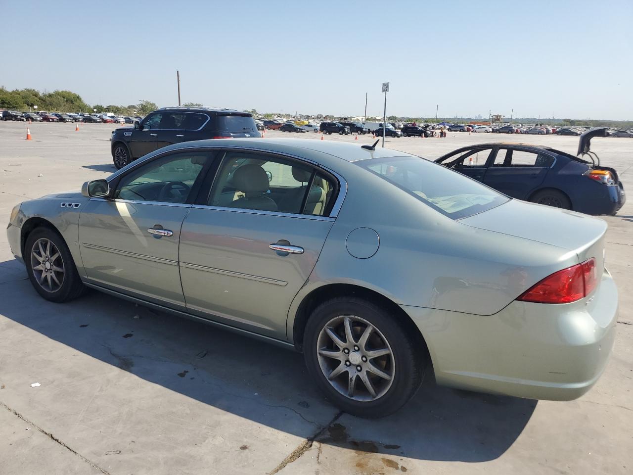 2006 Buick Lucerne - Image 2