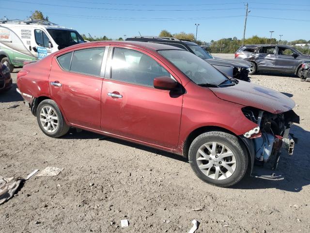  NISSAN VERSA 2018 Czerwony