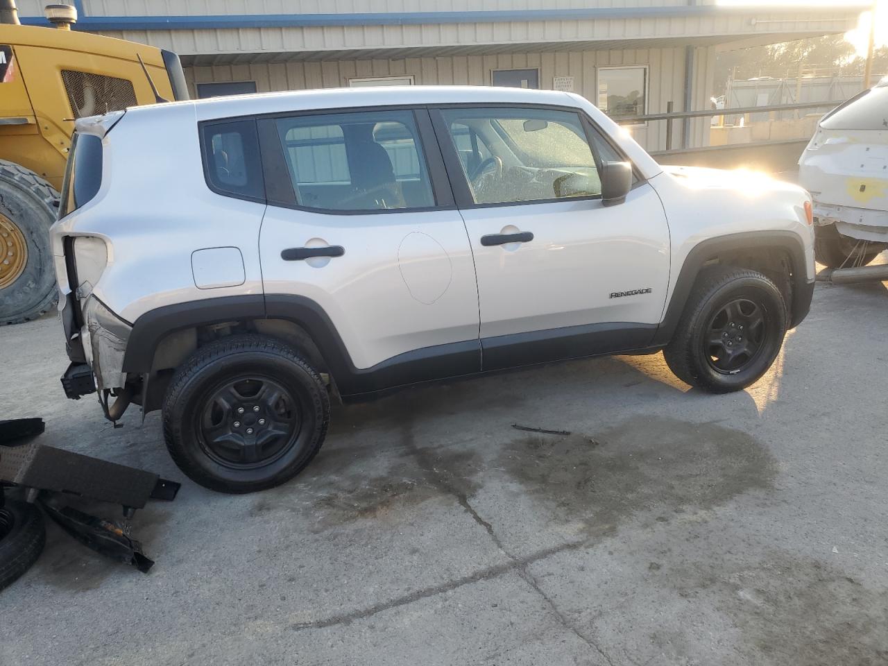 2018 Jeep Renegade - Image 3