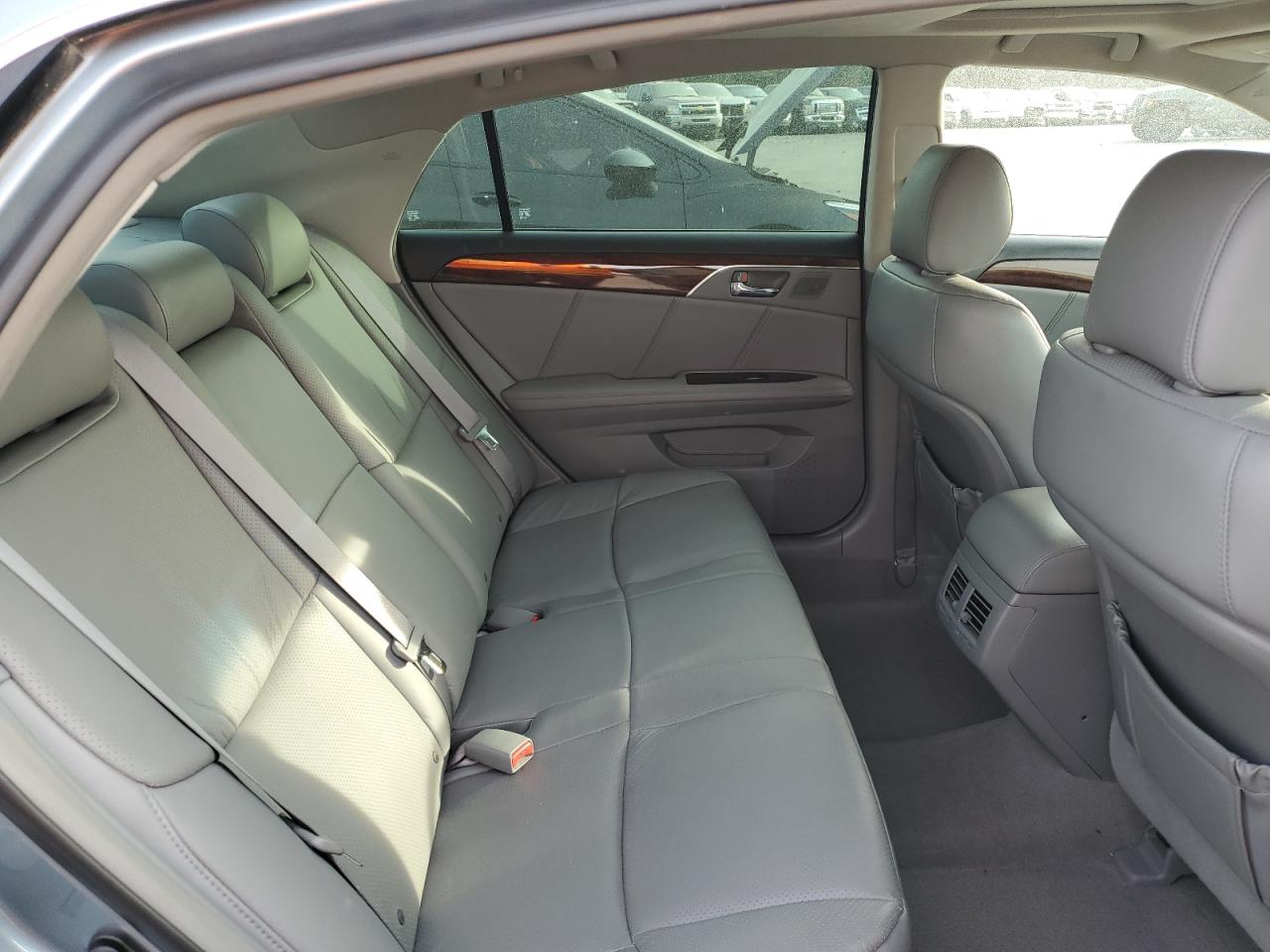 2008 Toyota Avalon - Image 11