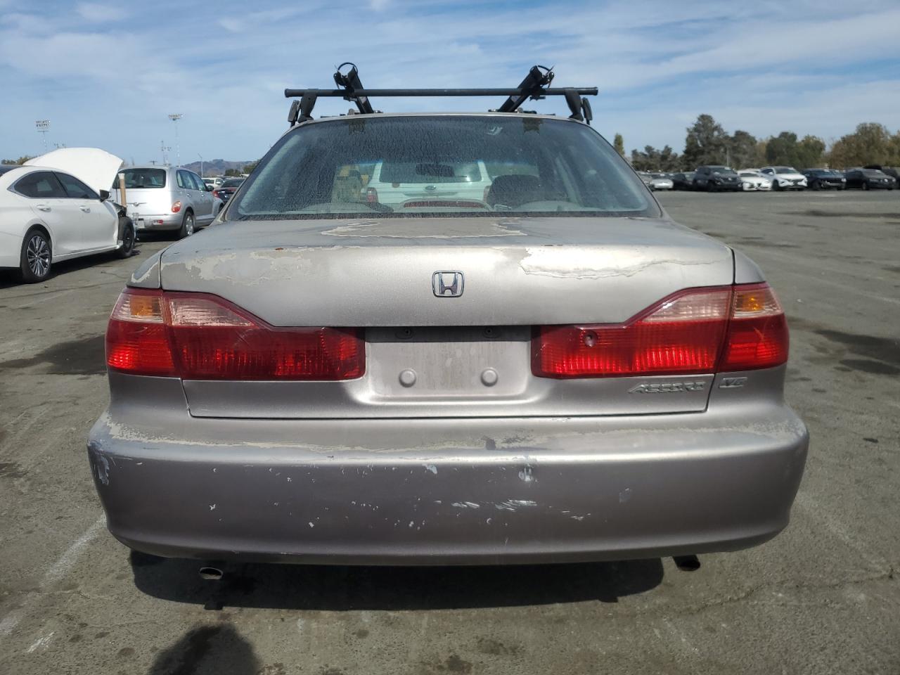 1HGCG165XYA037209 2000 Honda Accord Ex