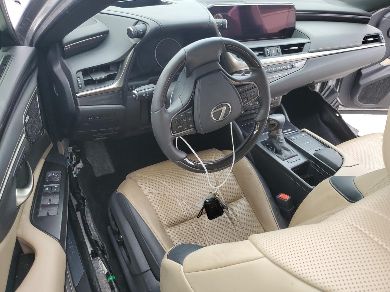 2019 Lexus ES - Image 8
