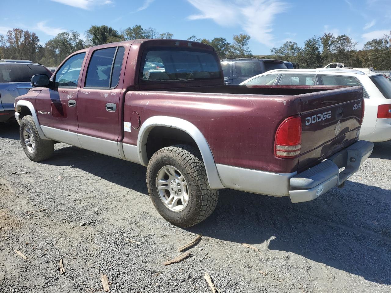 2002 Dodge Dakota - Image 2