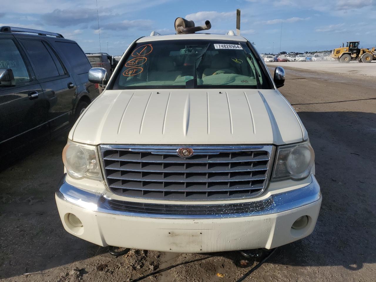 2008 Chrysler Aspen - Image 5
