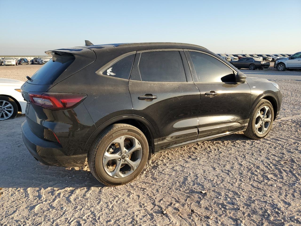 2023 Ford Escape - Image 3