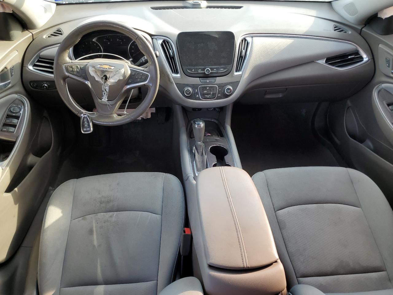 2018 Chevrolet Malibu - Image 8