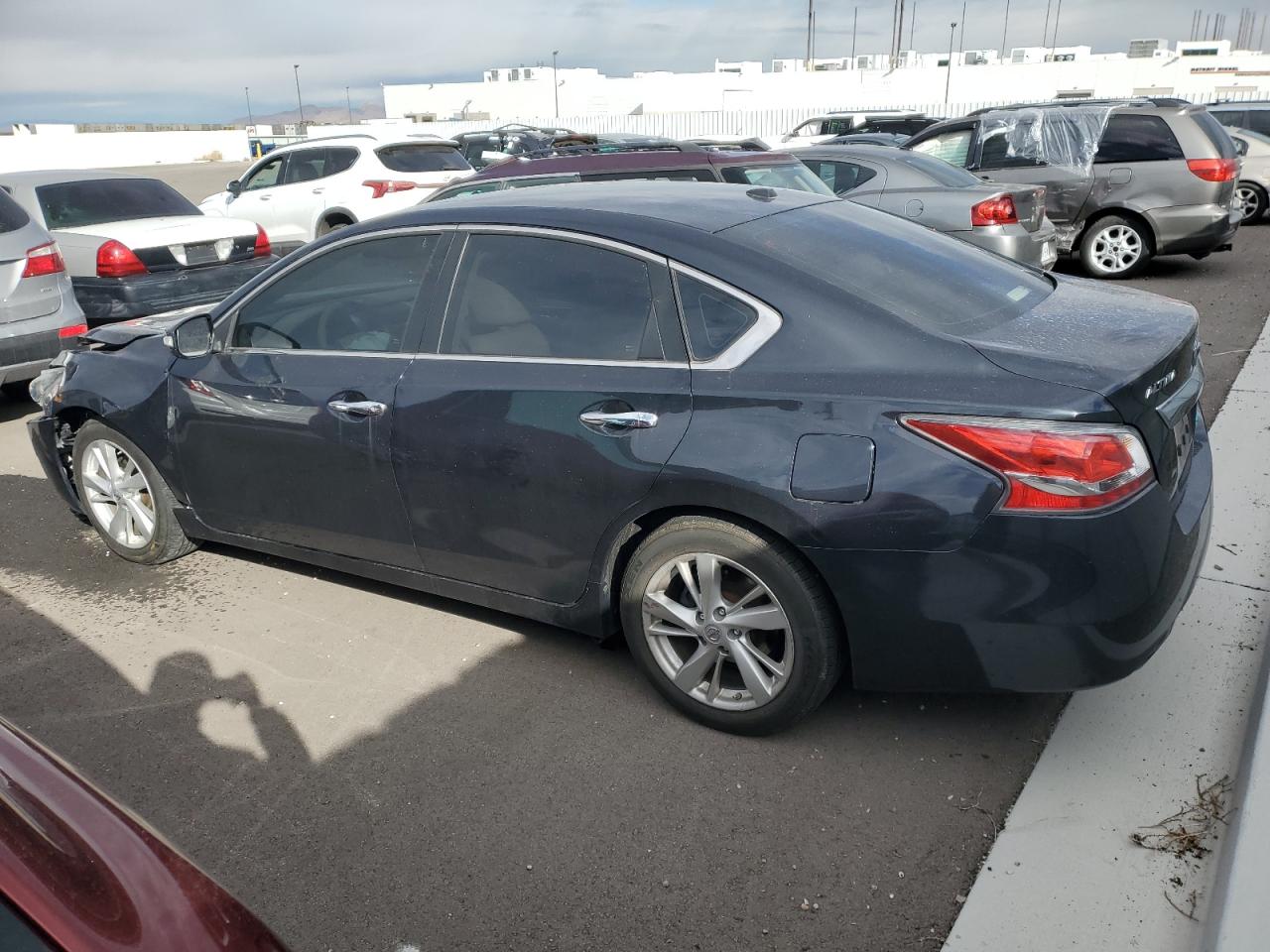 2014 Nissan Altima - Image 2
