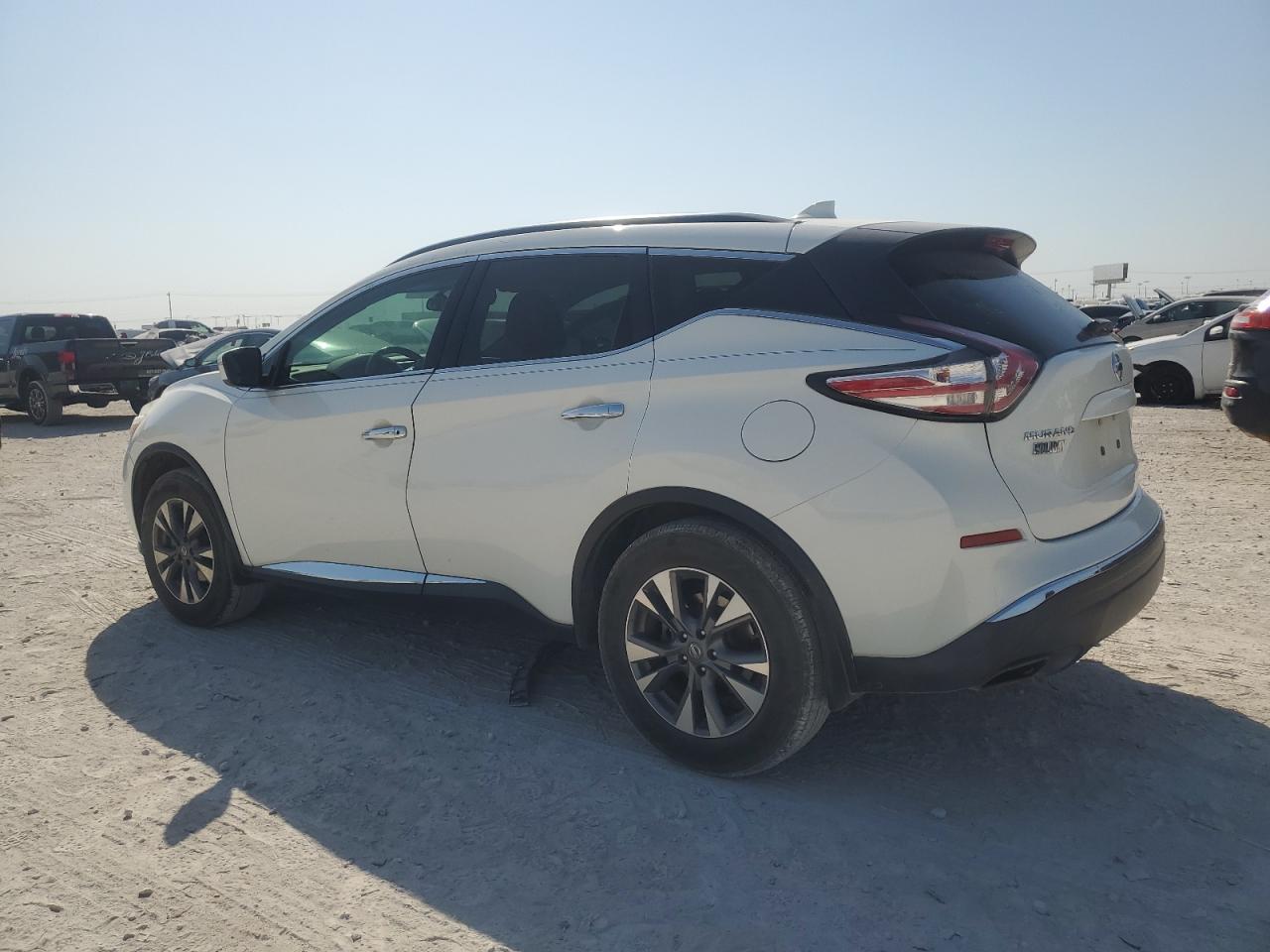 2017 Nissan Murano - Image 2