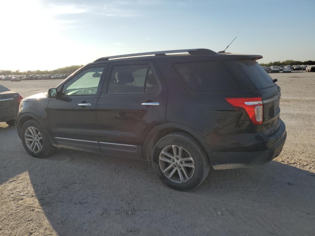 2012 Ford Explorer - Image 2