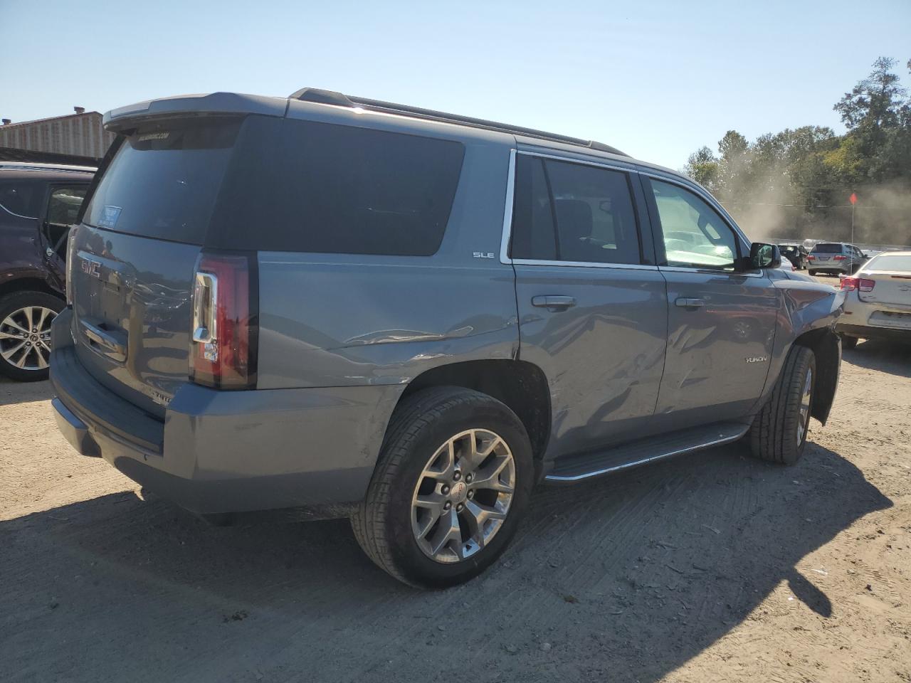 2015 GMC Yukon - Image 3