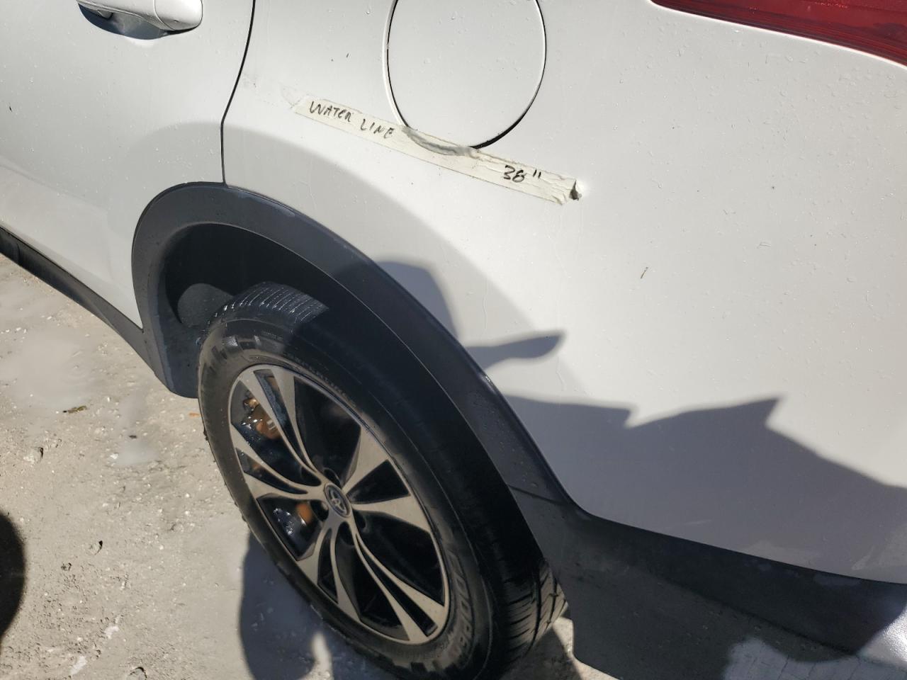 2015 Toyota RAV 4 - Image 13