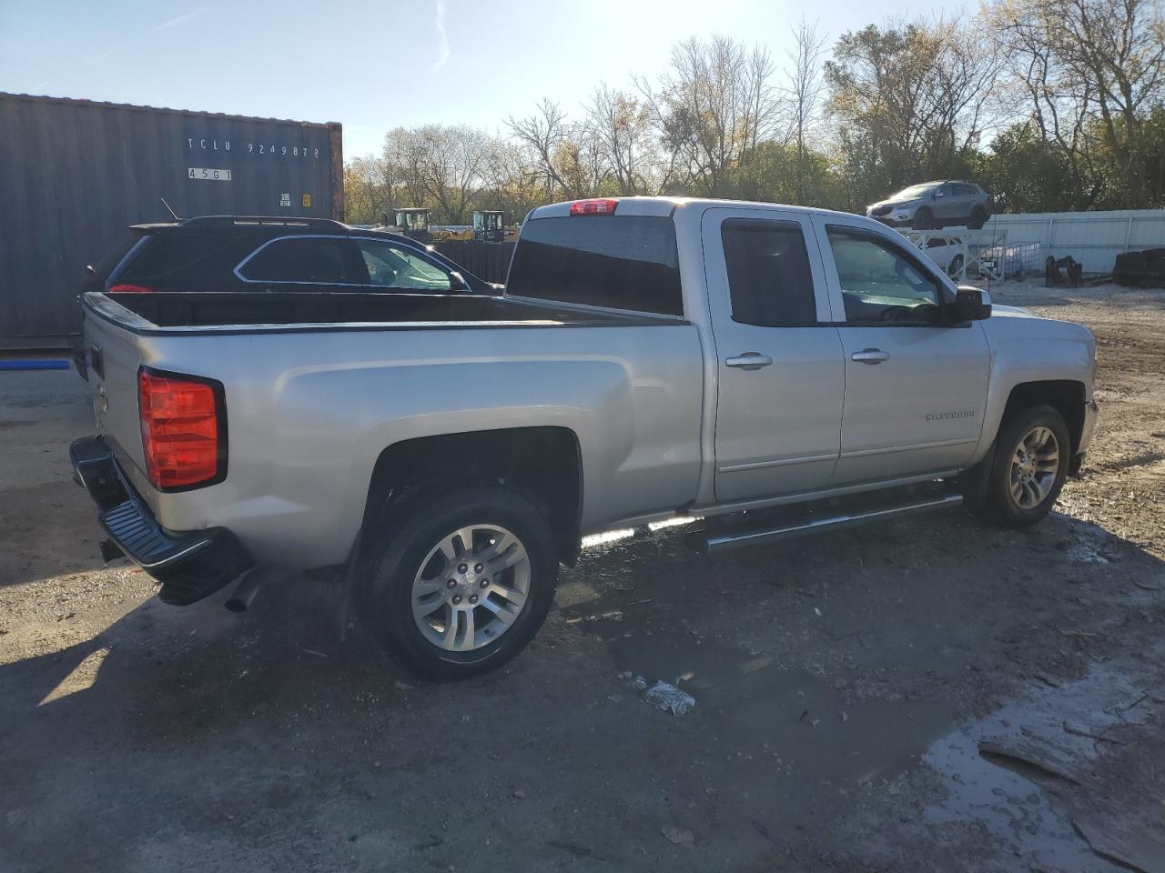 2016 Chevrolet Silverado - Image 3
