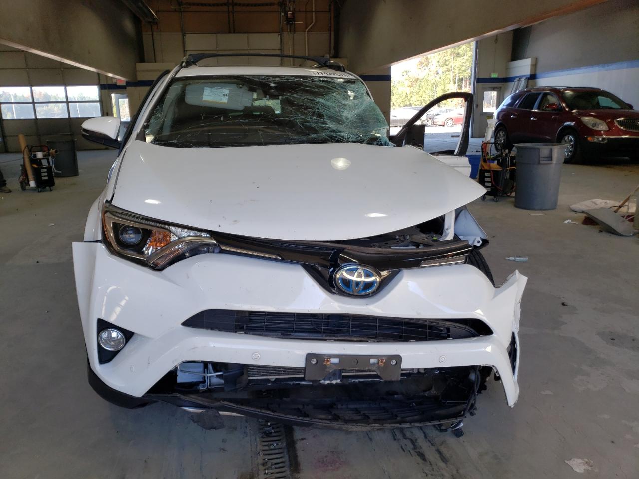 2018 Toyota RAV 4 - Image 5