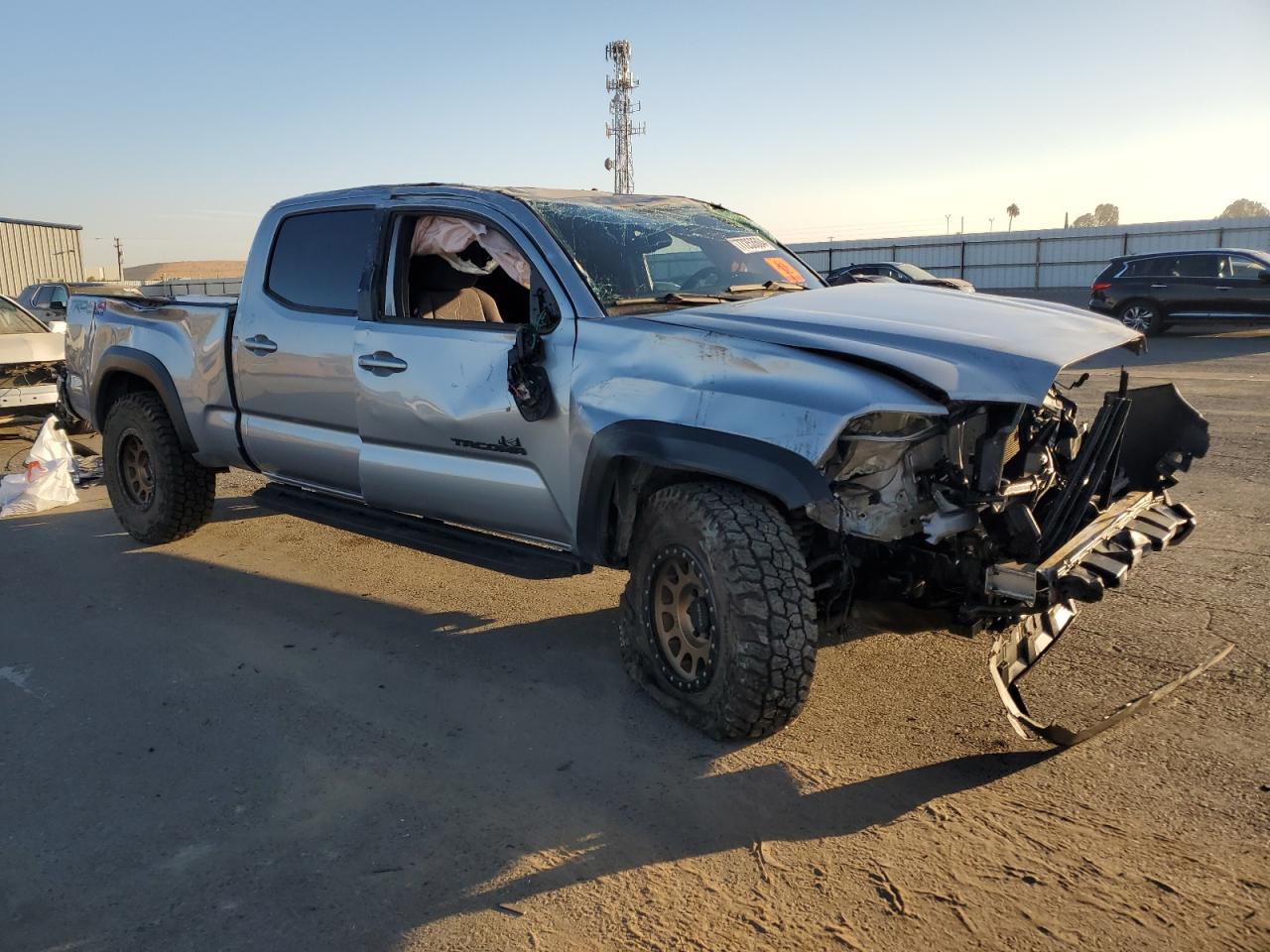 VIN 3TMDZ5BN1JM042737 2018 TOYOTA TACOMA no.4