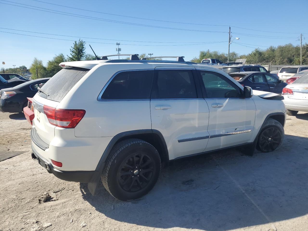 2011 Jeep Grand Cherokee - Image 3