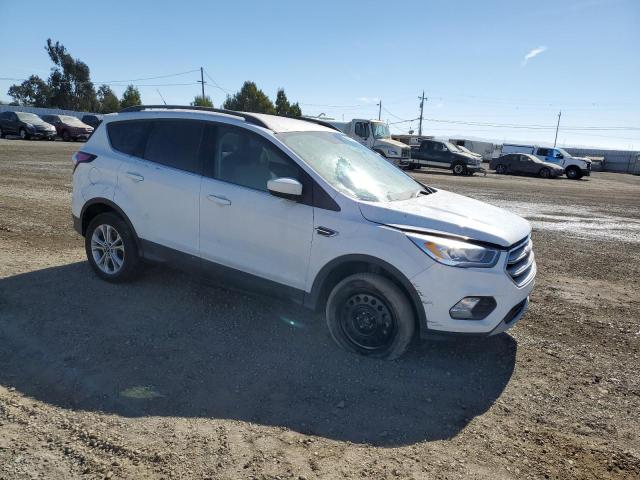  FORD ESCAPE 2017 Biały