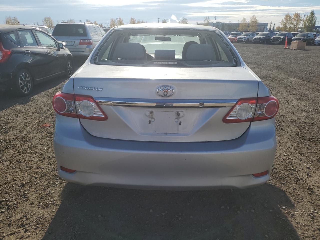 2T1BU4EE8DC974989 2013 Toyota Corolla Base