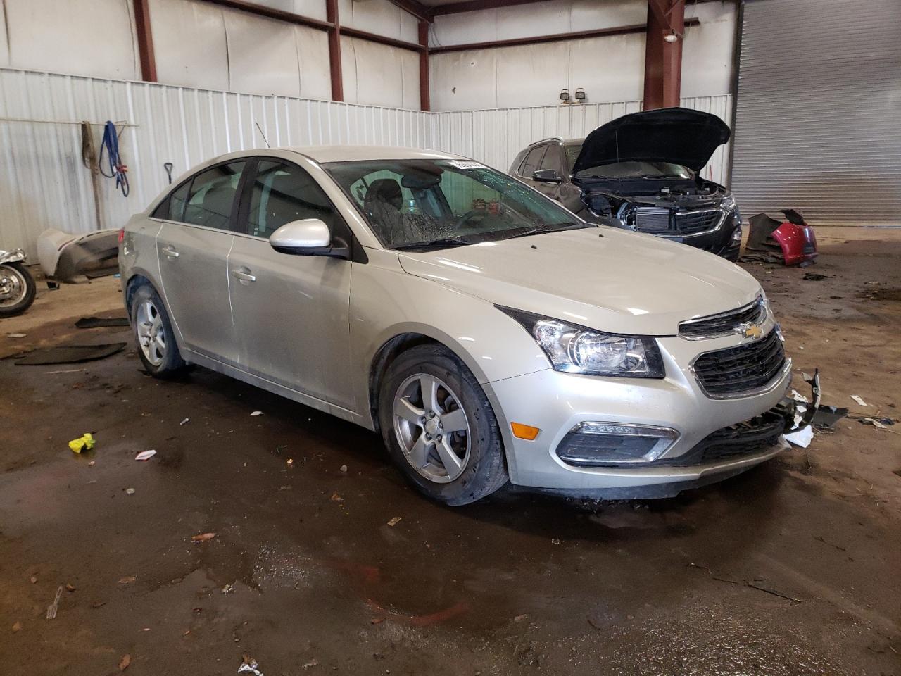 VIN 1G1PC5SB3F7232697 2015 CHEVROLET CRUZE no.4