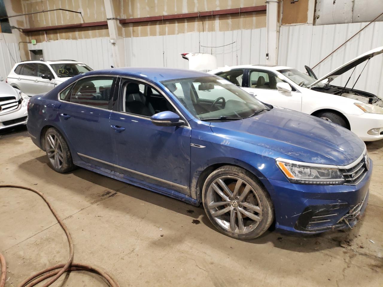2017 Volkswagen Passat - Image 4