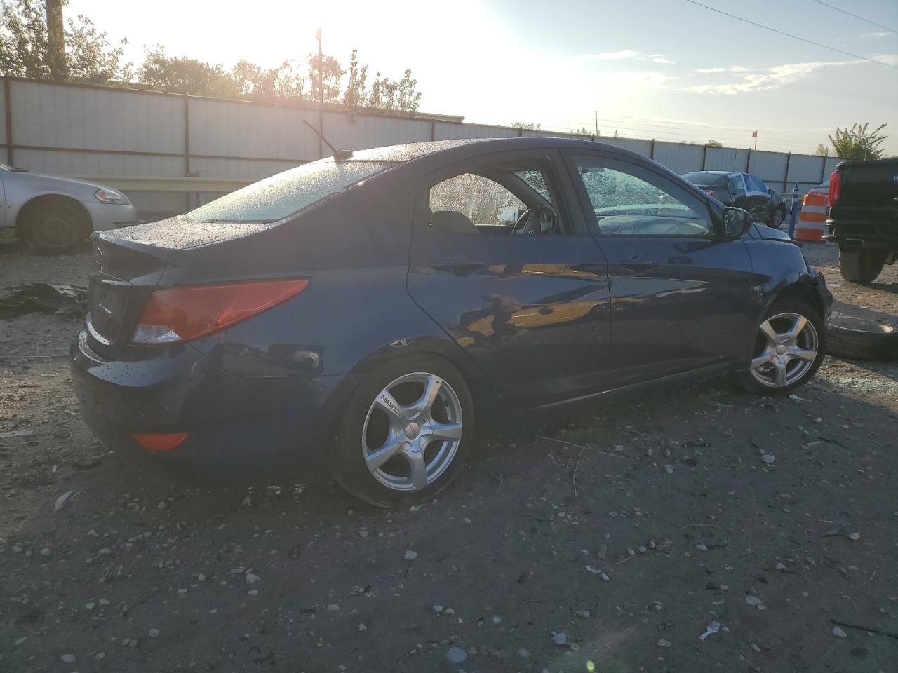 VIN KMHCT4AEXFU887383 2015 HYUNDAI ACCENT no.3