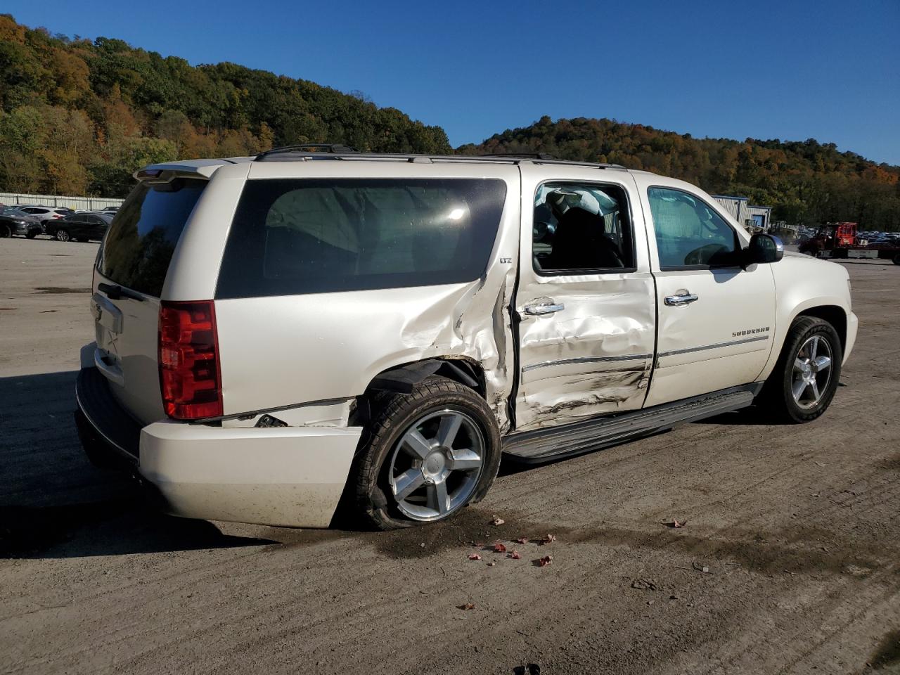 2013 Chevrolet Suburban - Image 3