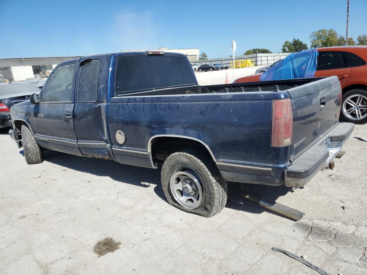 1998 GMC Sierra - Image 2