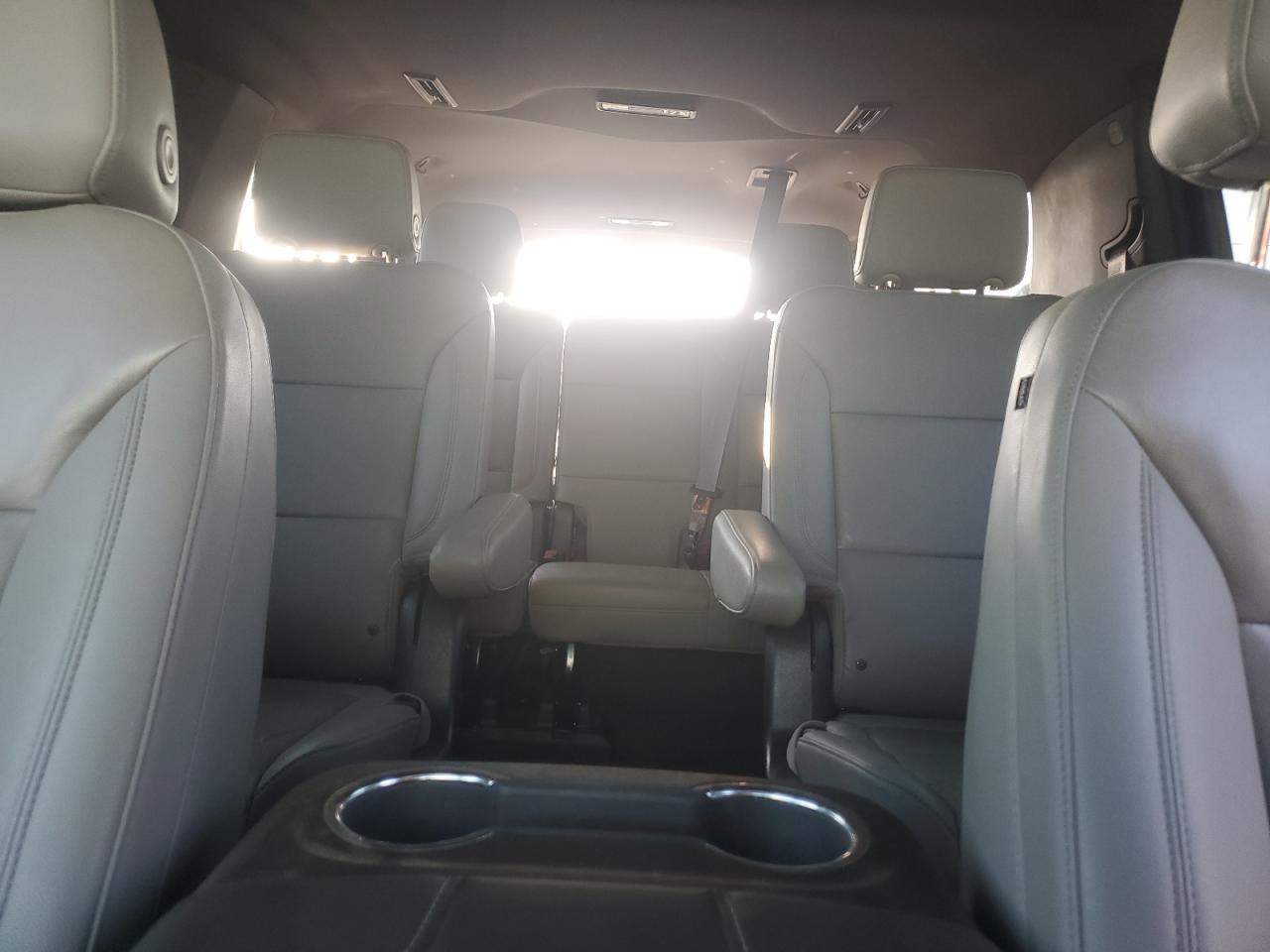 2022 Chevrolet Suburban - Image 10