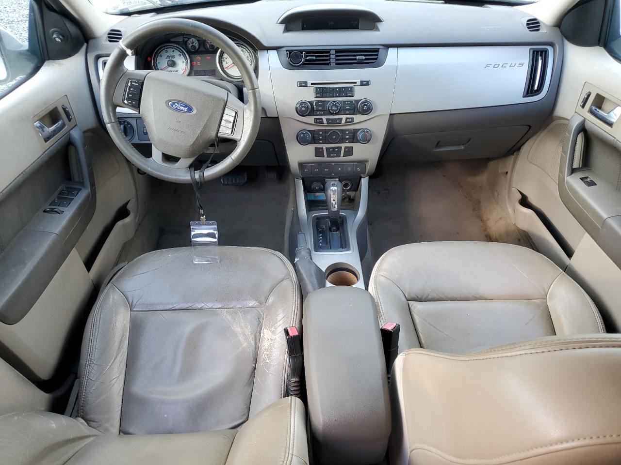 2010 Ford Focus - Image 8