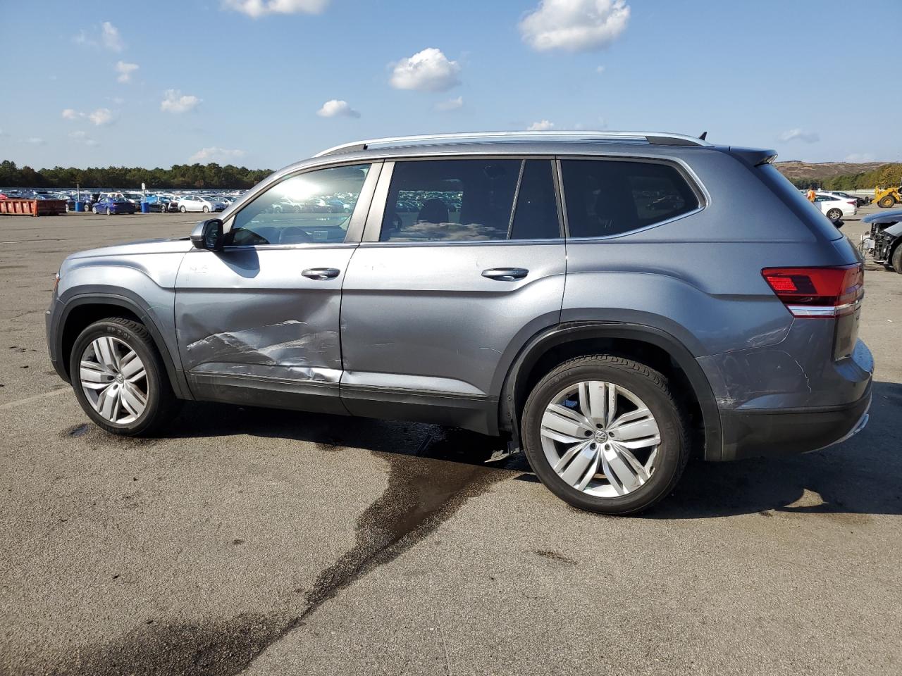 2019 Volkswagen Atlas - Image 2