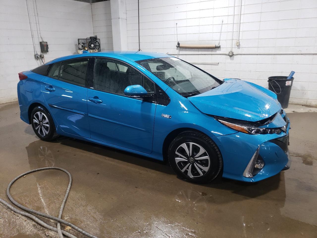 VIN JTDKARFP8J3074555 2018 TOYOTA PRIUS no.4