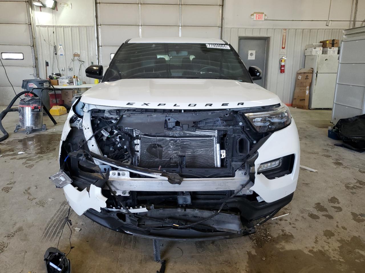 2022 Ford Explorer - Image 5