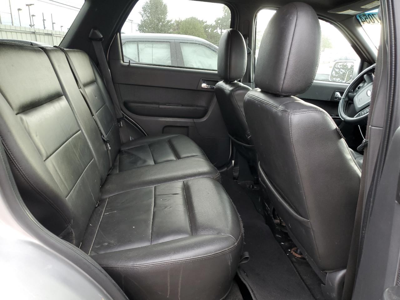 2009 Ford Escape - Image 11