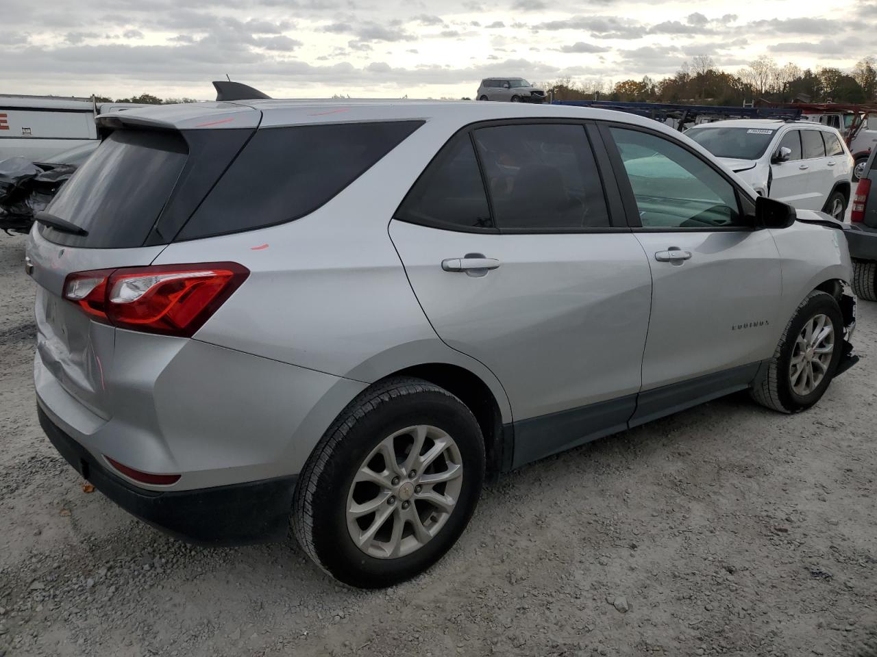 2020 Chevrolet Equinox - Image 3