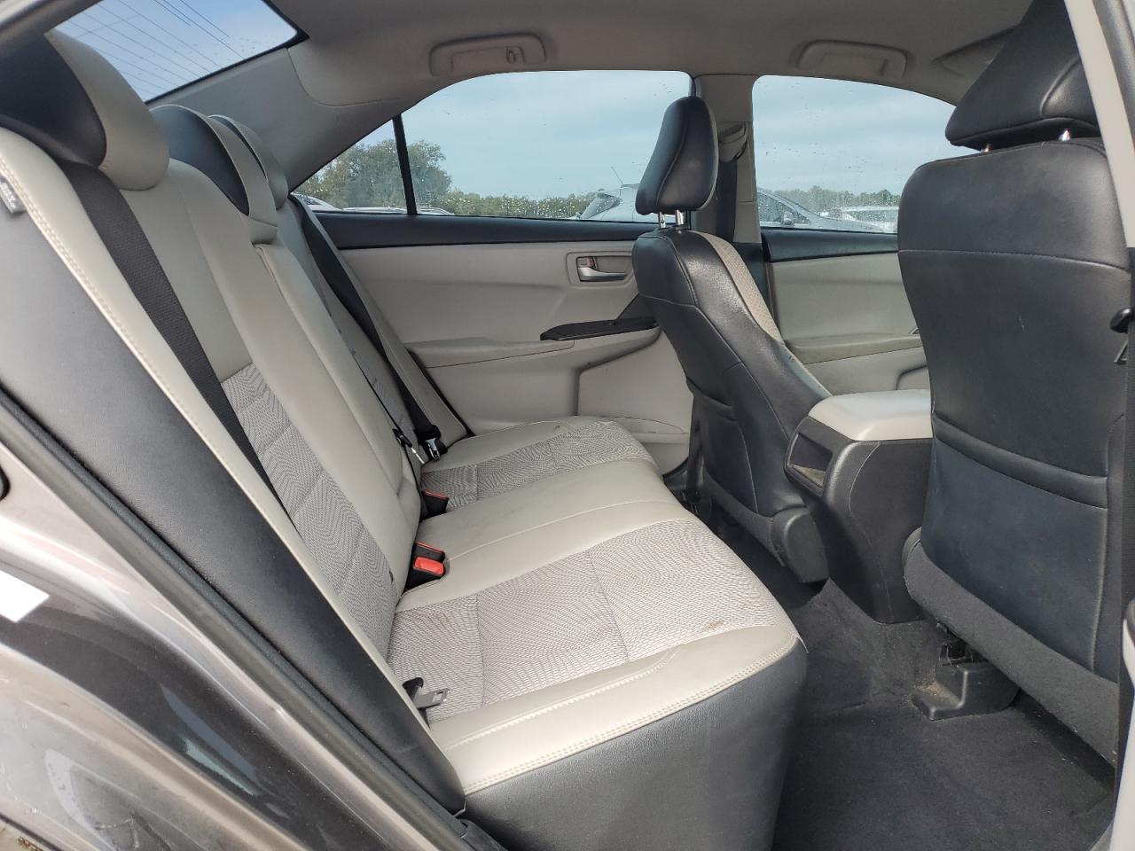 2017 Toyota Camry - Image 10