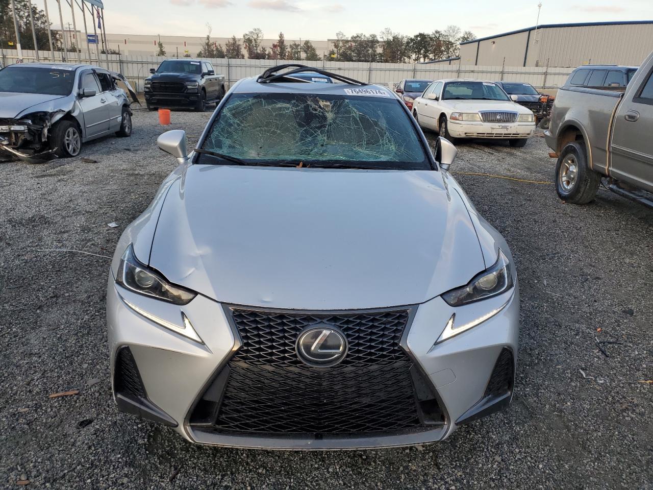2017 Lexus IS - Image 5