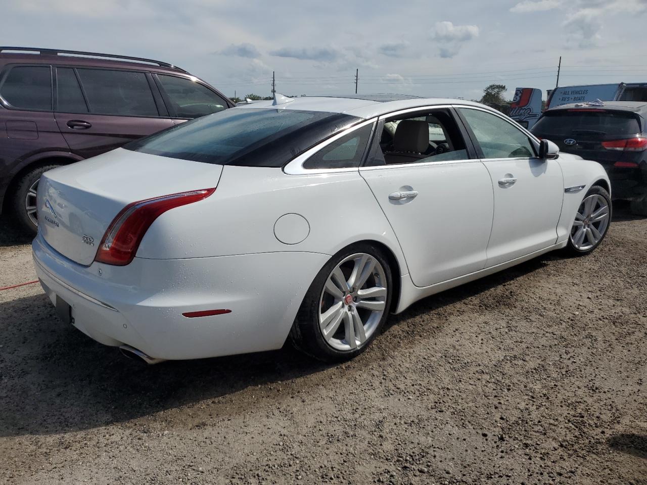 VIN SAJWJ2GD6E8V74284 2014 JAGUAR XJ no.3