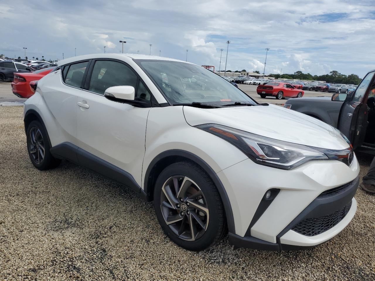 JTNKHMBX9L1088849 2020 Toyota C-Hr Xle