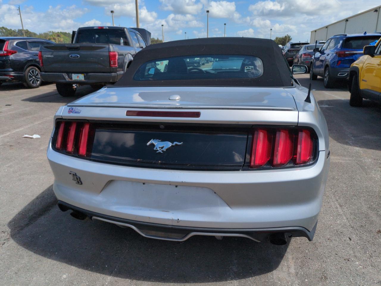 1FATP8UH8H5218070 2017 Ford Mustang