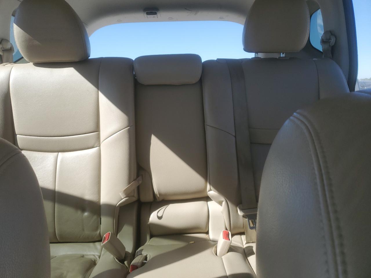 2014 Nissan Rogue - Image 10