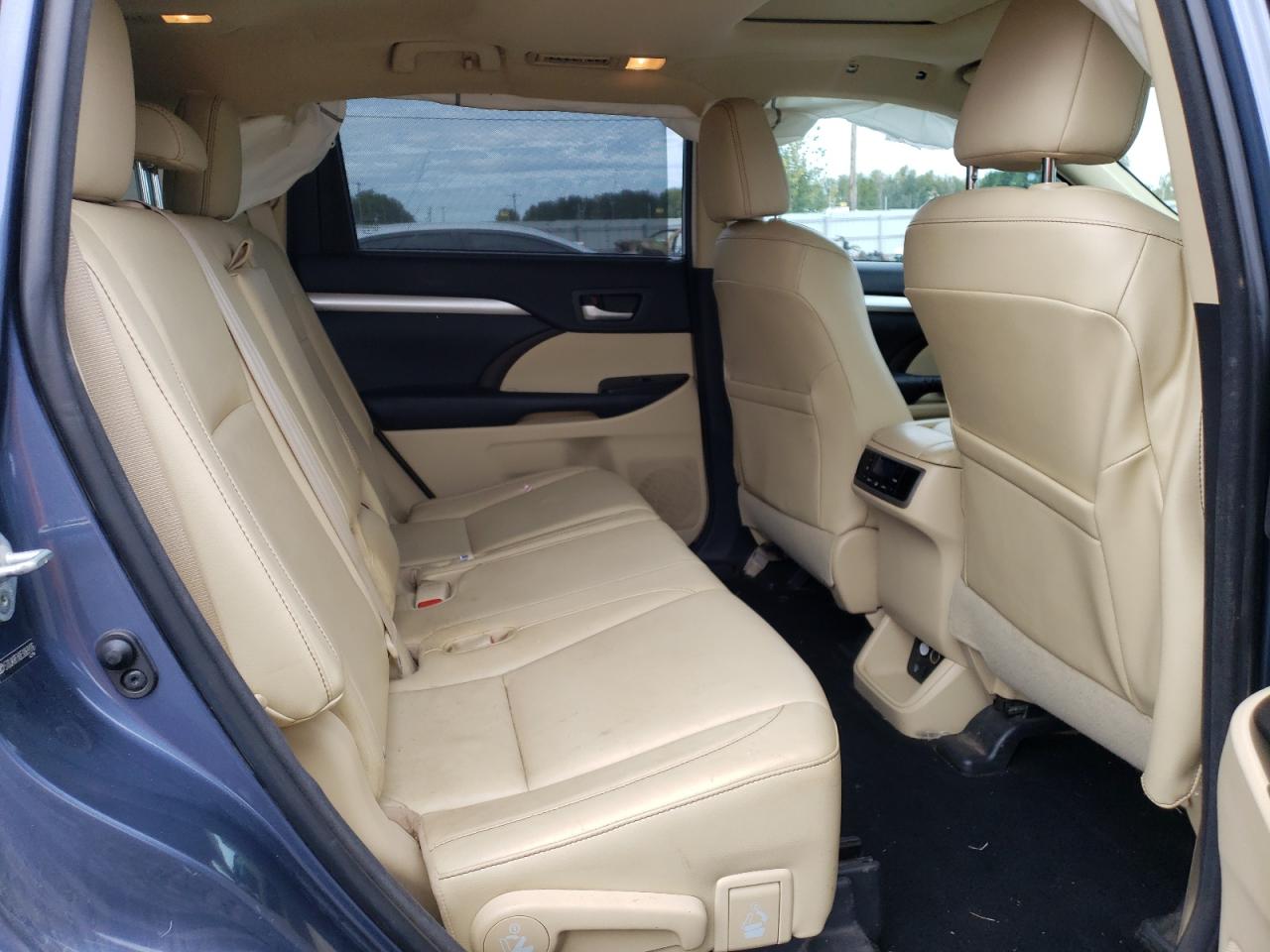 2014 Toyota Highlander - Image 11