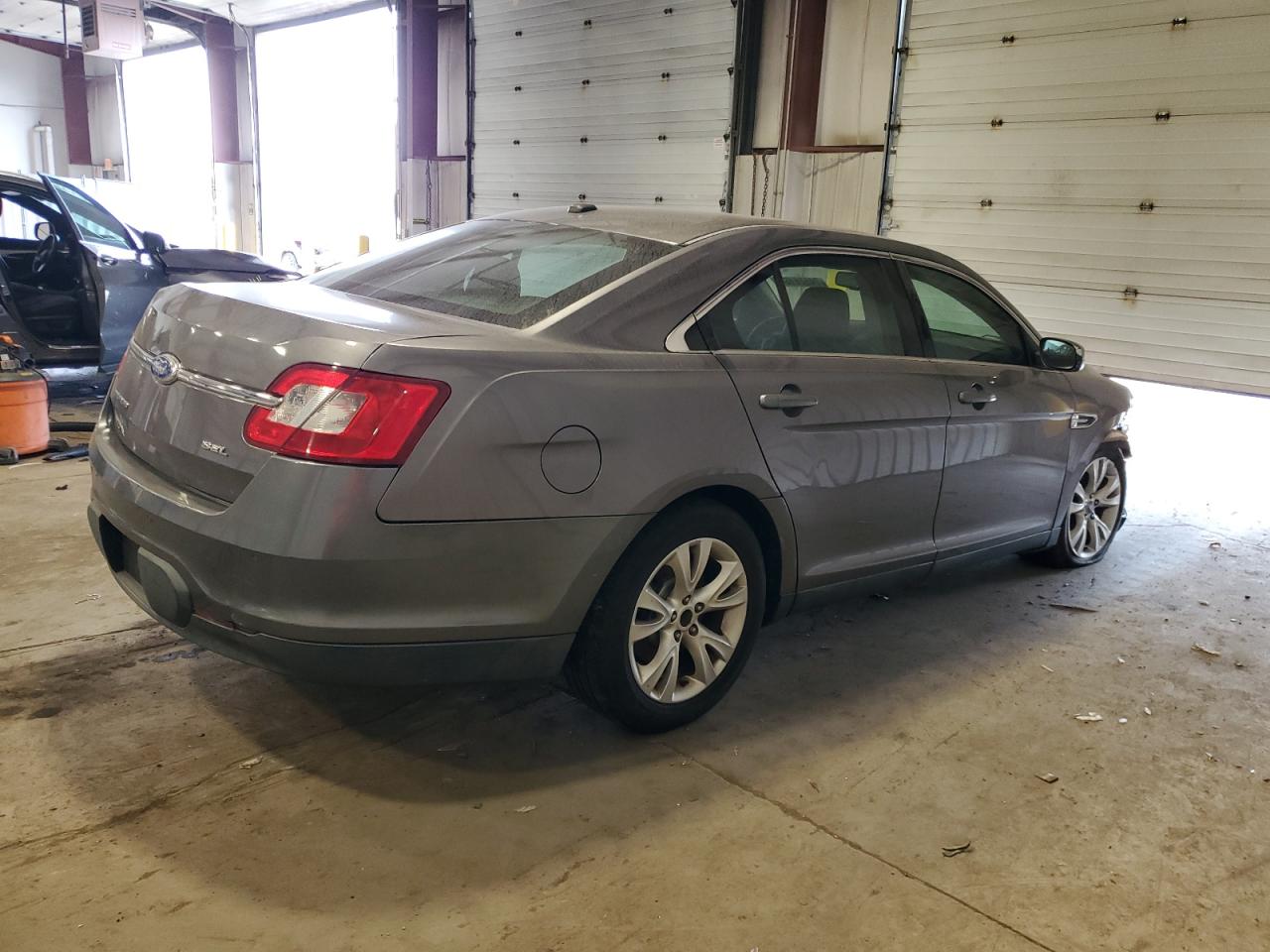 1FAHP2EW2BG166883 2011 Ford Taurus Sel