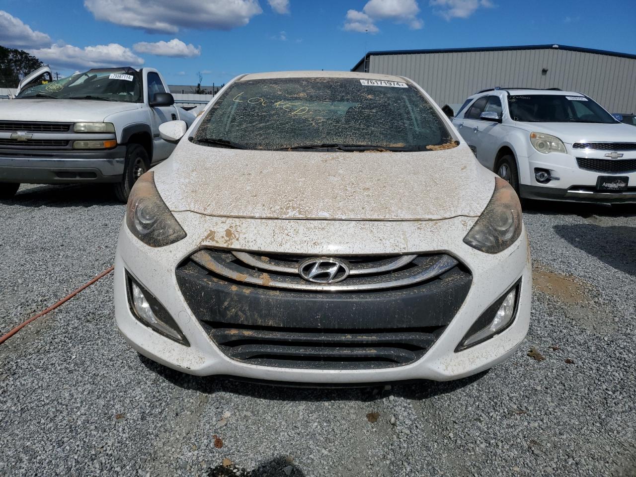 VIN KMHD35LH5FU241640 2015 HYUNDAI ELANTRA no.5