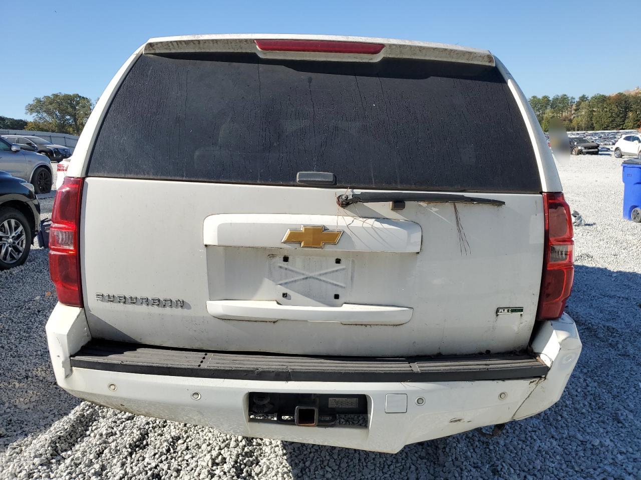 2011 Chevrolet Suburban - Image 6