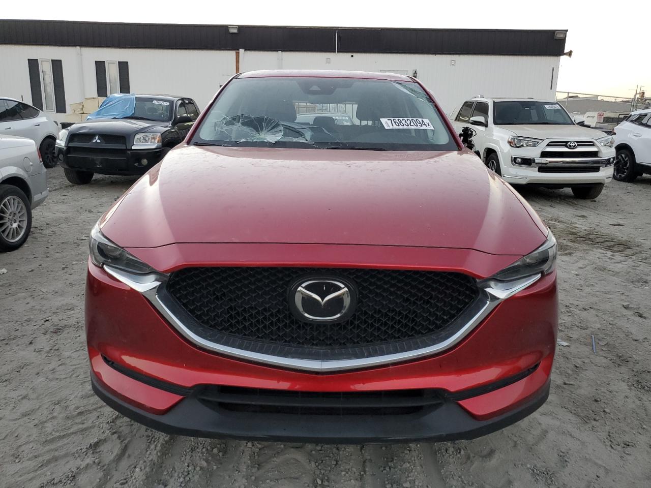 2017 Mazda Cx-5 Grand Touring VIN: JM3KFADLXH0190247 Lot: 76832094