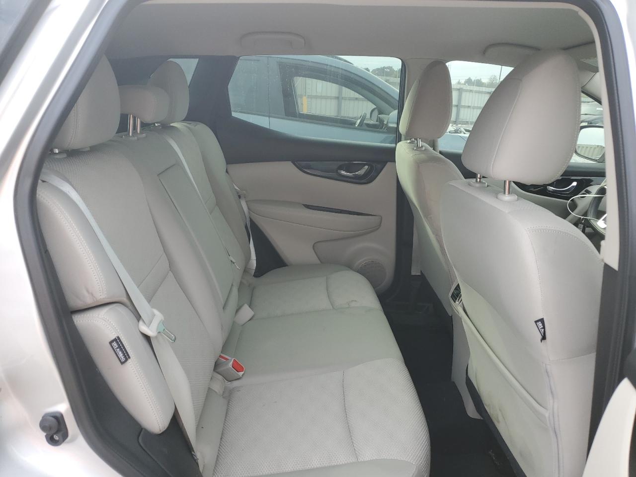 2020 Nissan Rogue - Image 10