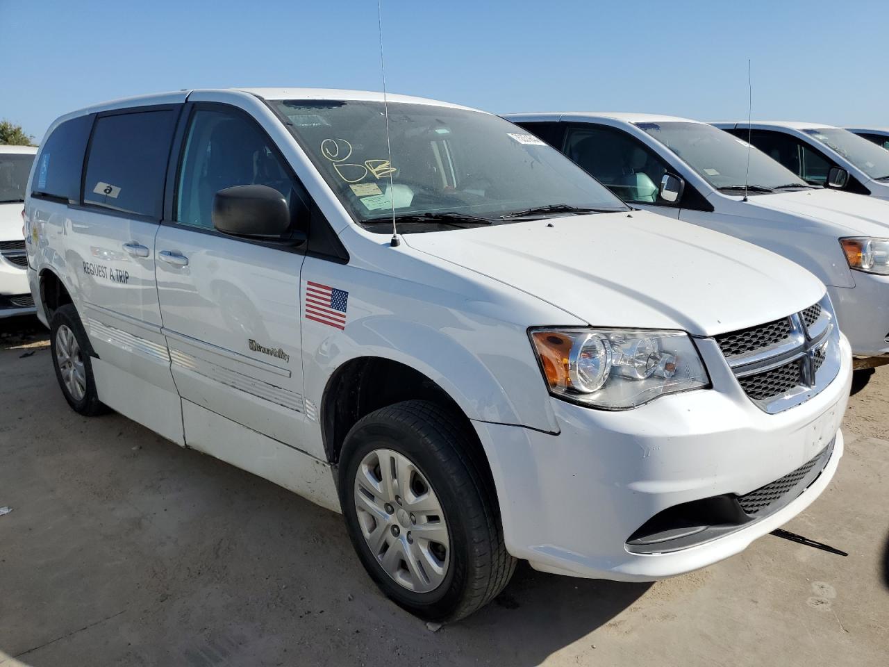 2017 Dodge Caravan - Image 4