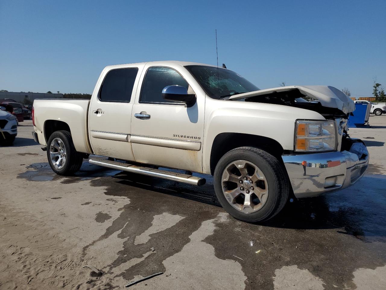 2012 Chevrolet Silverado - Image 4